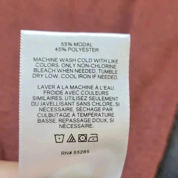 EXPRESS Slub Puff Sleeve V-Neck Tee, burnt orange, size small - Picture 11 of 11